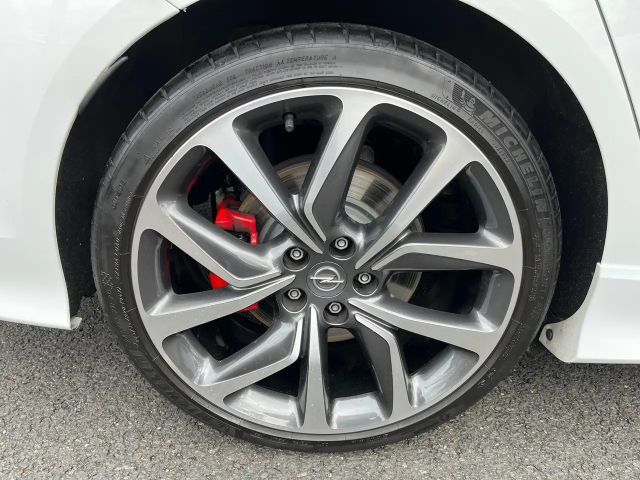 Opel Insignia B GSI  230 PS Benzin!!! ACC+LED+LM