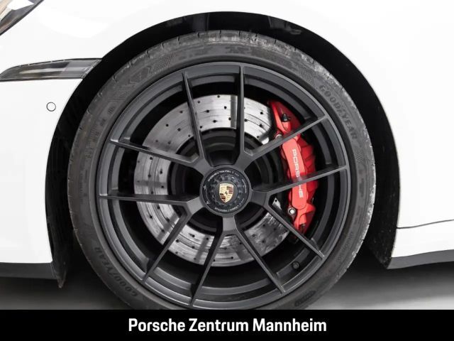 Porsche 992 Carrera Coupé GTS