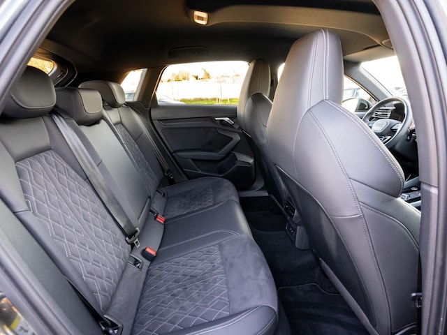 Audi A3 30 TFSI S-Line S-Tronic Sportback