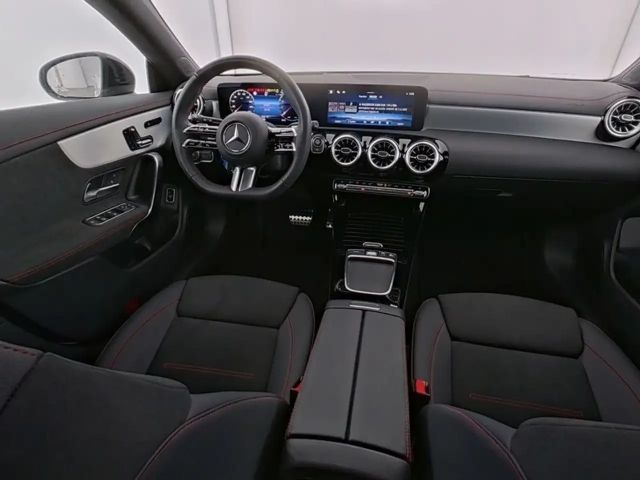 Mercedes-Benz CLA 200 AMG Line