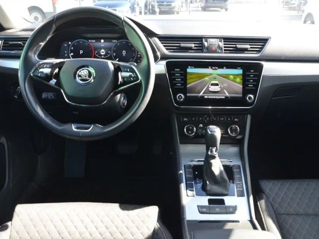 Skoda Superb Superb Kombi 2,0TDI DSG LED VIRTUAL NAVI SHZ 1.Bes