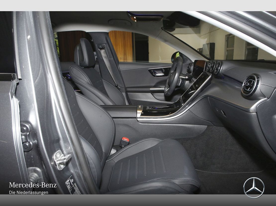 Mercedes-Benz C 180 AMG Line Sedan