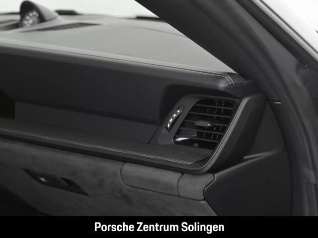 Porsche 911 Cabrio Carrera GTS