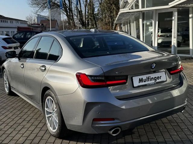 BMW 330 330e Sedan xDrive
