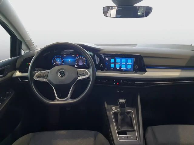 Volkswagen Golf Life Variant