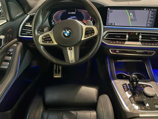 BMW X7 M50i