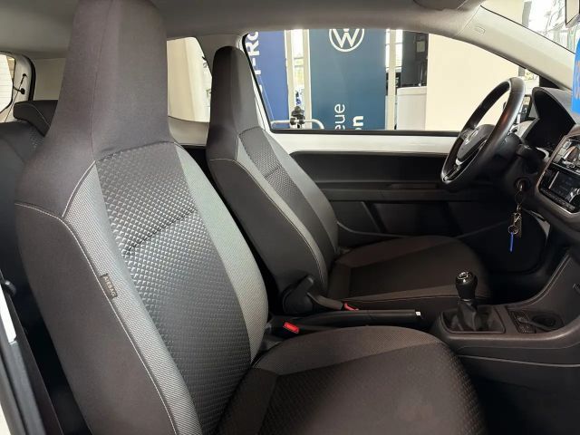 Volkswagen up! Active