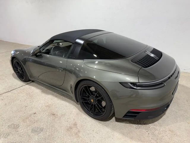 Porsche 992 4 Cabrio GTS Targa
