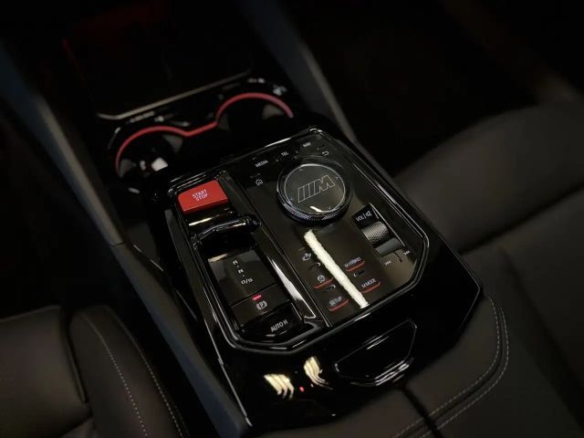 BMW M5 M5*GLASDACH*360°*HUD*MEMORY*B&W*AHK*GARANTIE*VOLL*