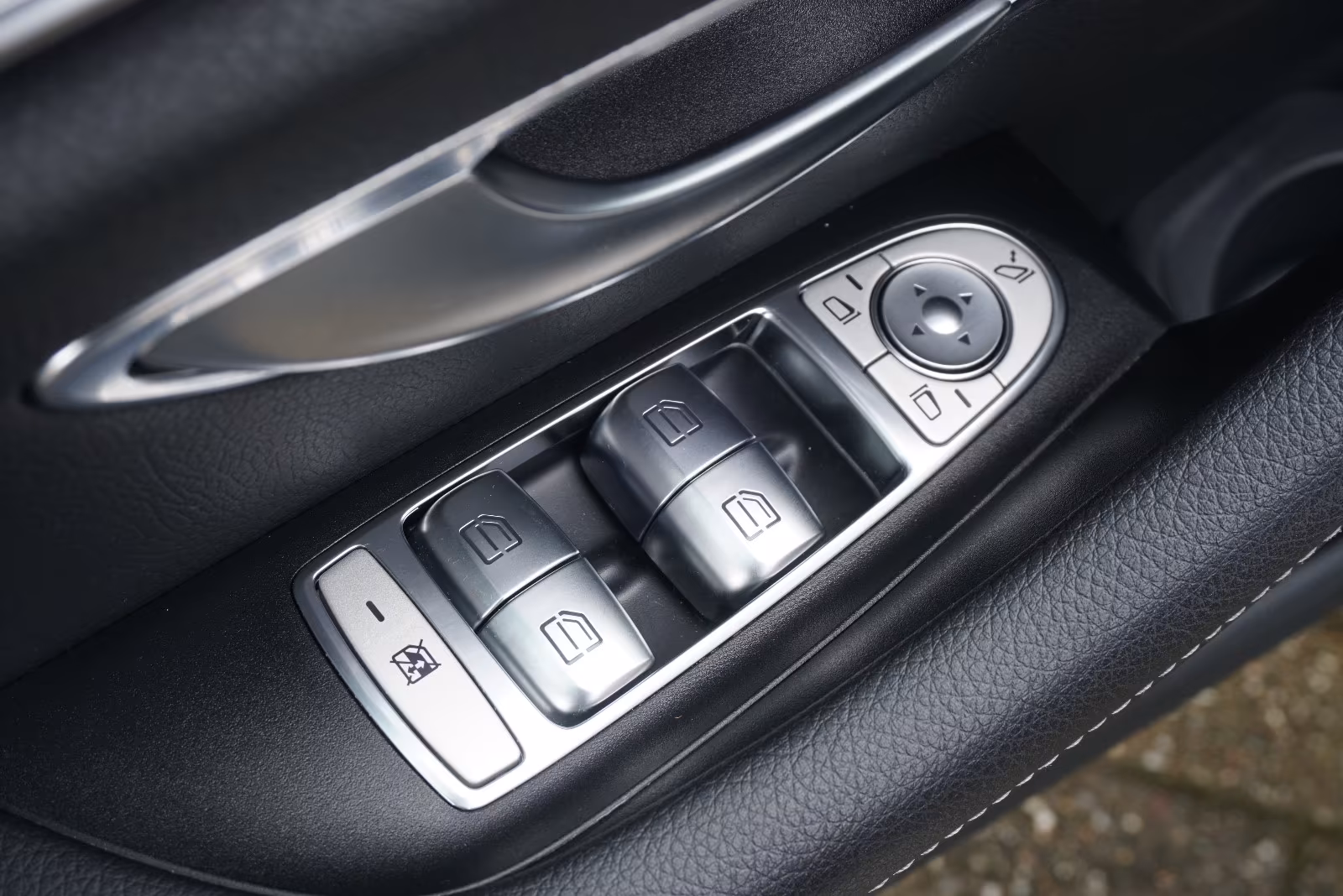 Mercedes-Benz E 220 AMG Line