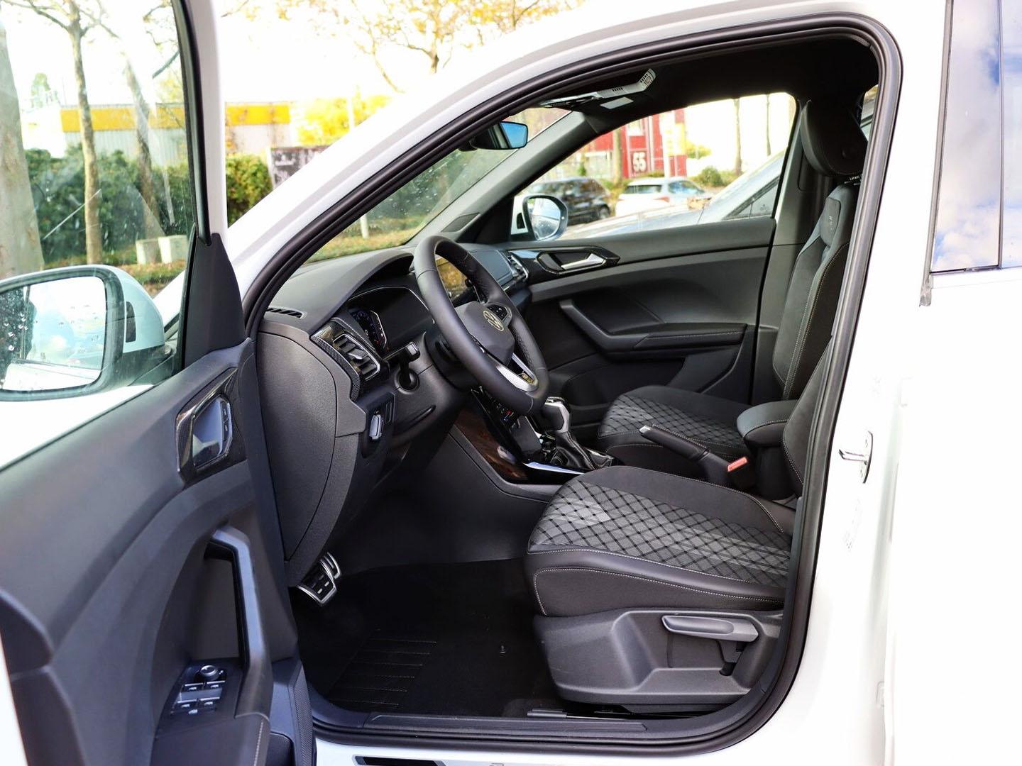 Volkswagen T-Cross 1.5 TSI DSG IQ.Drive R-Line