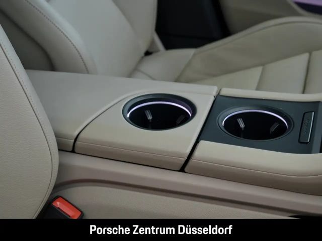Porsche Taycan Surround-View 20-Zoll Abstandstempomat