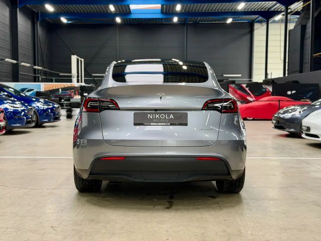 Tesla Model Y AWD Long Range