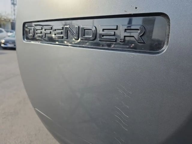 Land Rover Defender 110