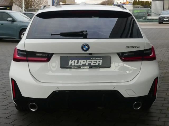 BMW 330 330e Touring
