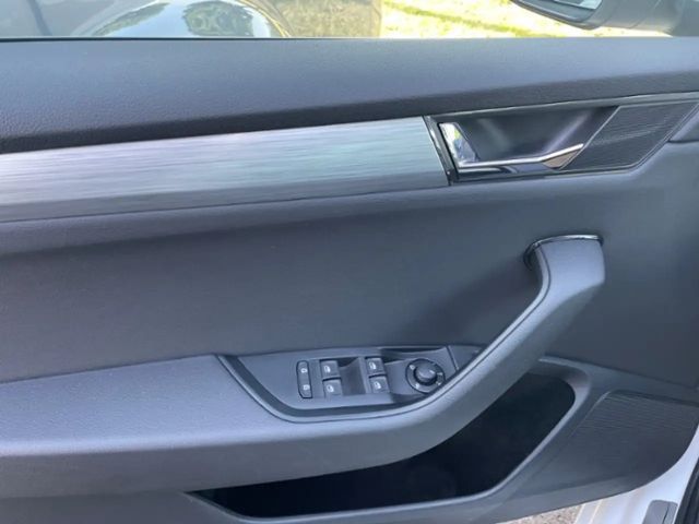 Skoda Superb 2.0 TDI Ambition Combi