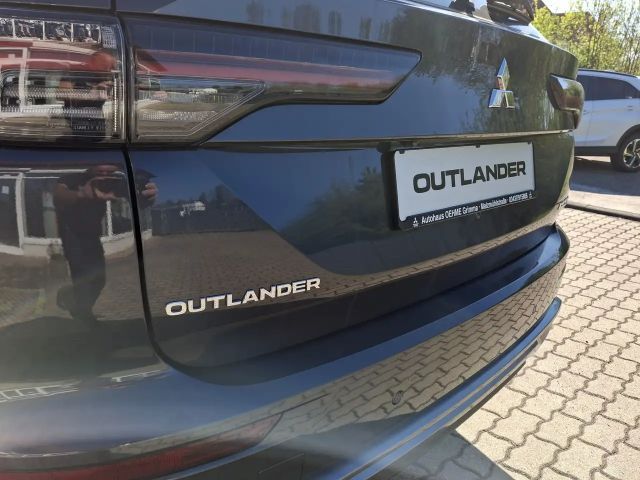 Mitsubishi Outlander 4WD PHEV