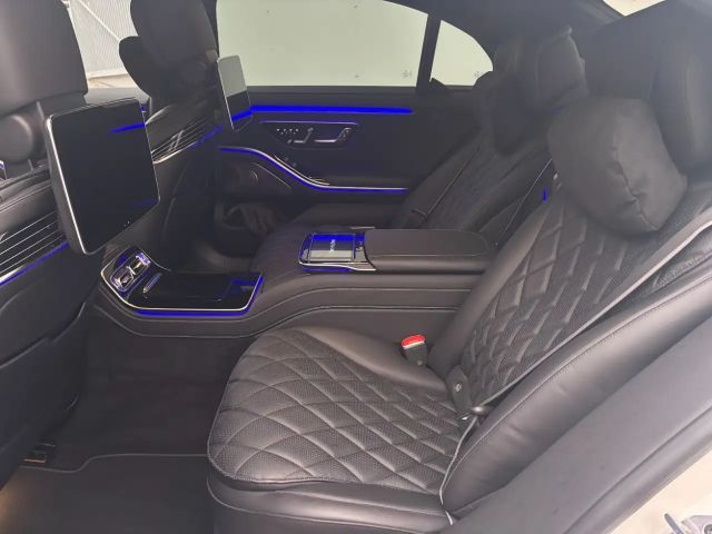 Mercedes-Benz S 580 4MATIC AMG Line Sedan