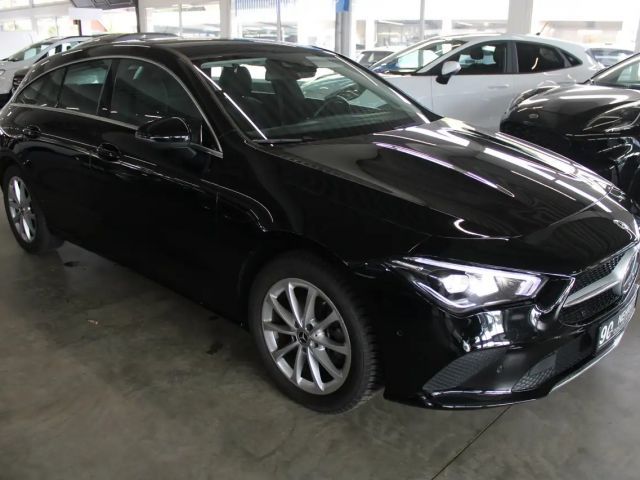 Mercedes-Benz CLA 180 Shooting Brake