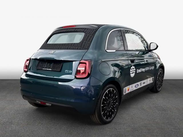 Fiat 500e La Prima