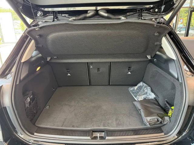 Mercedes-Benz B 180 Sedan