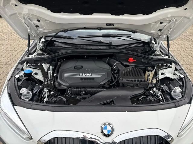 BMW 118 118i Sedan
