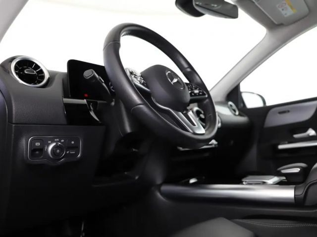 Mercedes-Benz B 250 Progressive Sedan