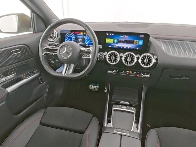 Mercedes-Benz EQA 300 4MATIC AMG Line