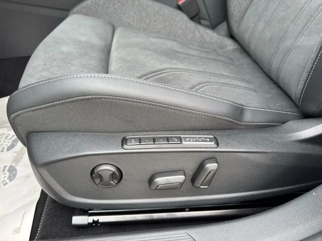 Volkswagen Golf Business DSG Variant