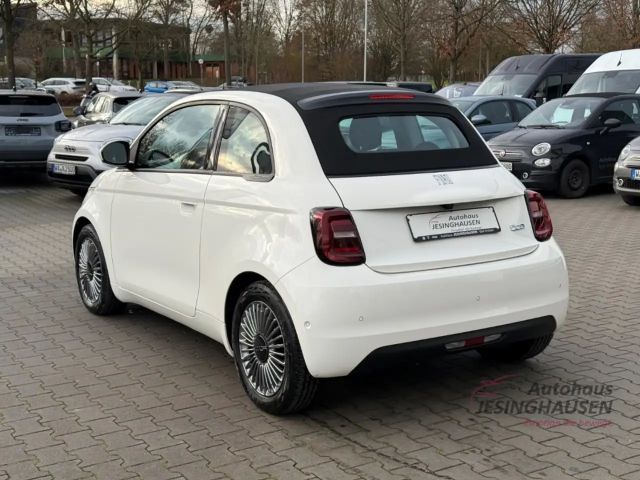 Fiat 500e +Rückfahrkam.+Klimaaut.+Tempomat+Sitzheizung