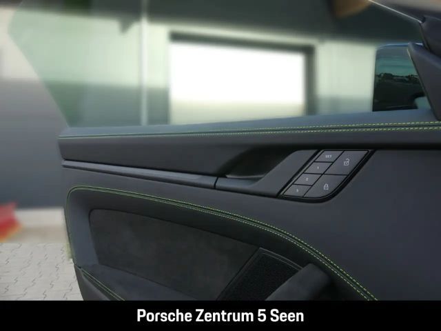 Porsche 992 Cabrio Carrera GTS