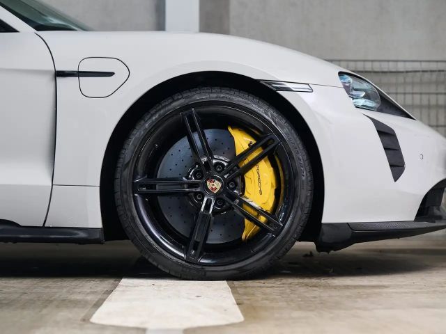 Porsche Taycan Turbo