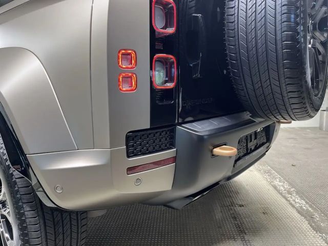 Land Rover Defender 110