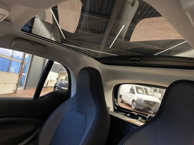 Smart EQ fortwo smart EQ fortwo Exclusive LED Panorama Kamera...
