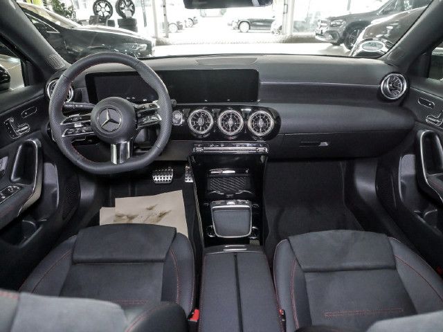 Mercedes-Benz A 200 A 200 d