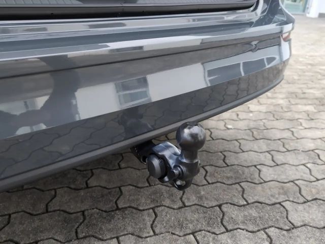 Volkswagen Golf Business DSG Variant