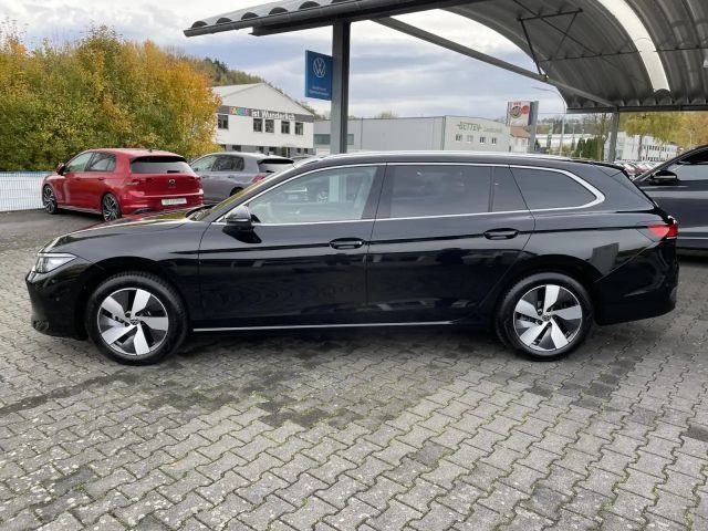 Volkswagen Passat 1.5 eTSI Business DSG Variant
