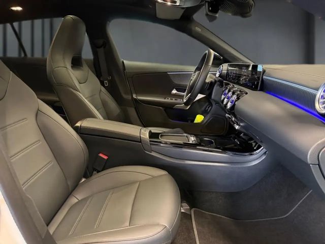 Mercedes-Benz CLA 180 Coupé Shooting Brake