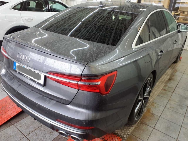 Audi S6 Quattro Sedan