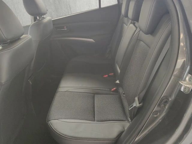 Suzuki S-Cross Hybrid