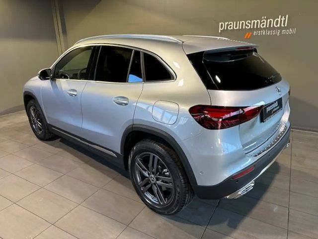 Mercedes-Benz GLA 200 Progressive