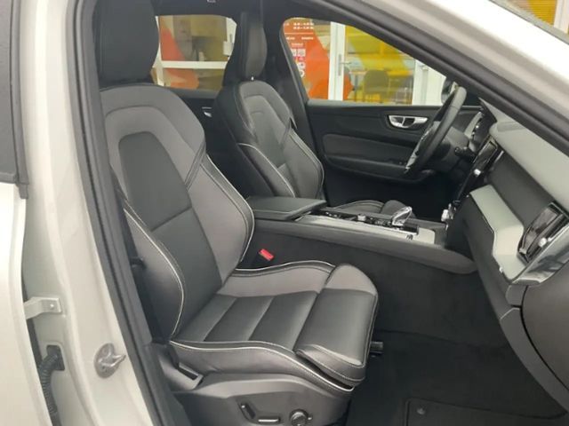 Volvo XC60 Dark Plus