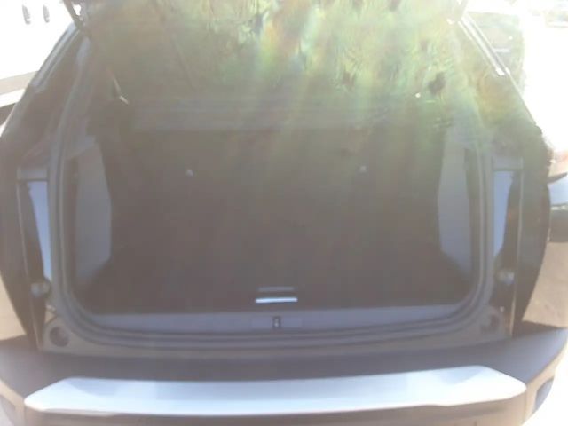 Peugeot E-2008 Allure Pack