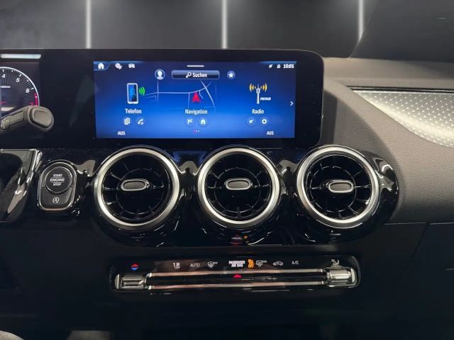 Mercedes-Benz B 200 Progressive Sedan