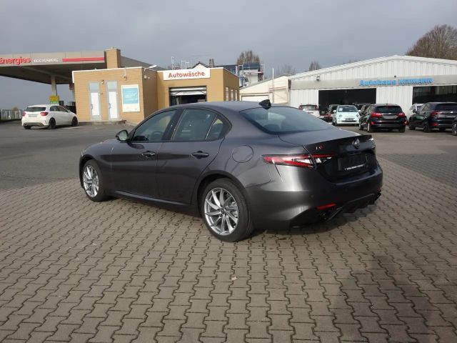 Alfa Romeo Giulia Q4