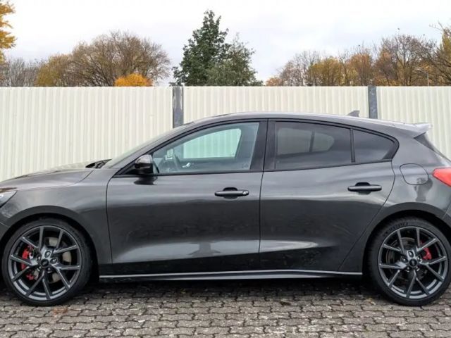 Ford Focus ST Line