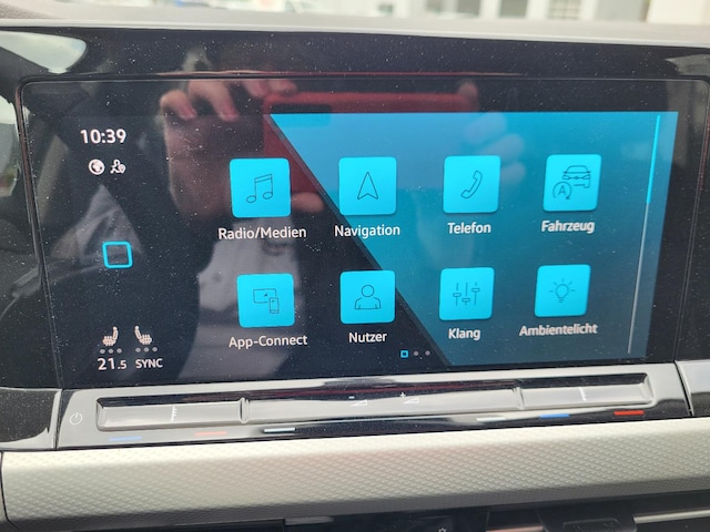 Volkswagen Golf Life