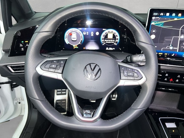 Volkswagen Golf 1.5 eTSI DSG R-Line