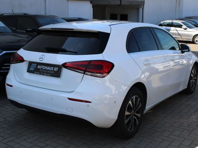 Mercedes-Benz A 180 A 180 d