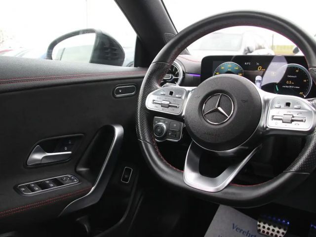 Mercedes-Benz CLA 200 AMG Line